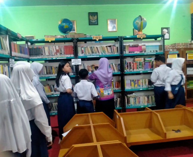 Kegiatan di Perpustakaan