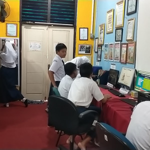 Kegiatan Perpustakaan Saung baca Pintar