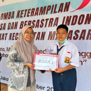 Merangkai Kata, Mengukir Prestasi: Juara 1 Lomba Cipta Pantun