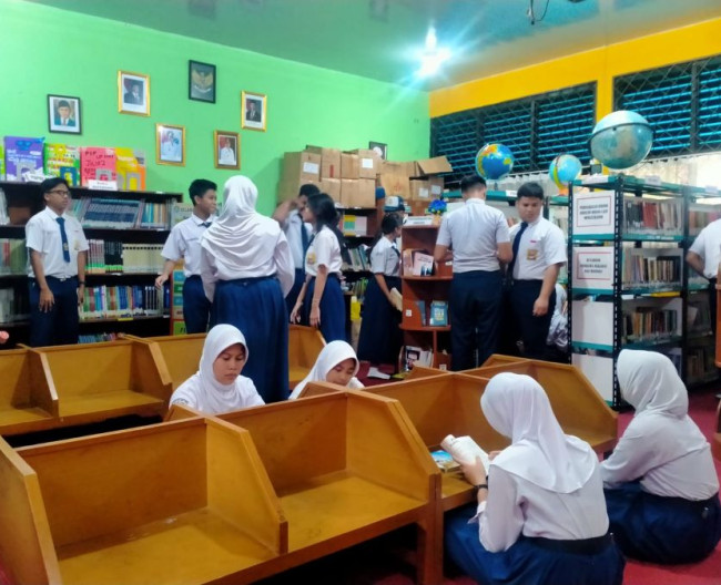 Membaca ditempat