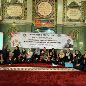 PARENTING EDUCATION SMPN 128