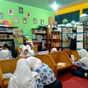 Satu Hari Satu Pengetahuan: Gerakan Gemar Membaca SMPN 128 Jakarta
